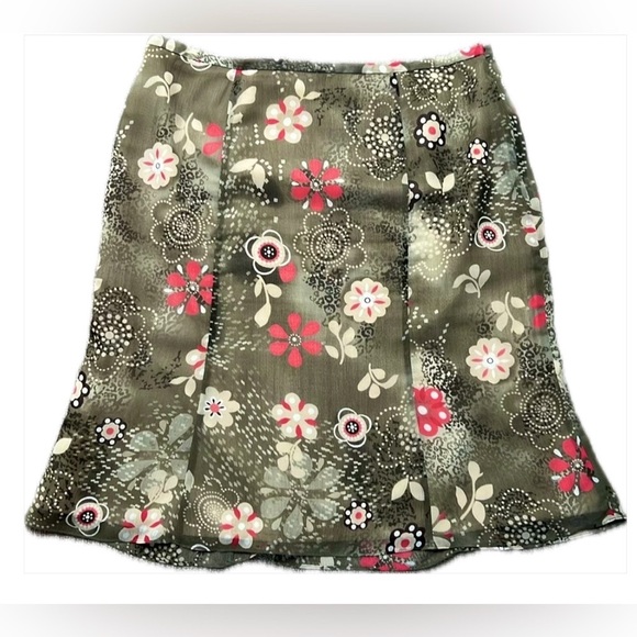 CLEO Petite | Vintage Skirt Floral Set in Pretty Green, Cream & Pink - Picture 8 of 11